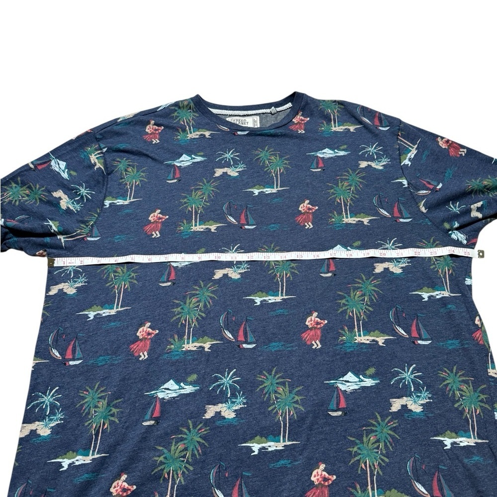 Free Planet Navy Blue Tropical Print T-Shirt Men’s Size 2X Short Sleeve - Picture 2 of 3